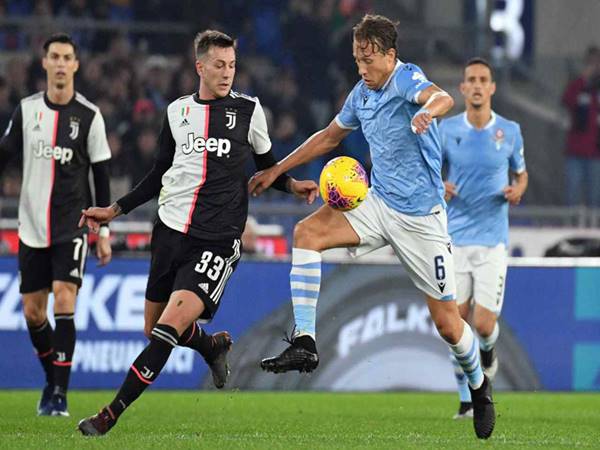 Trận đấu kịch tính giữa Juventus vs Lazio