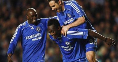 Tuyến giữa đội hình Chelsea: Claude Makélélé – N’Golo Kanté – Frank Lampard