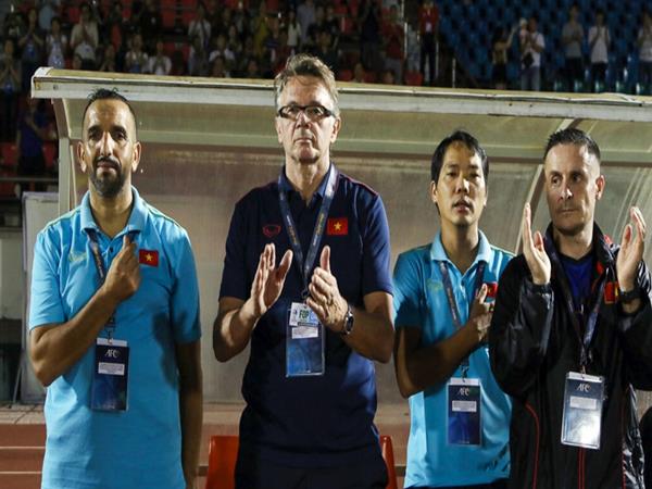 Huấn luyện viên đội tuyển Việt Nam HLV Philippe Troussier