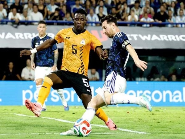 Tin BĐ: Messi tiến sát cột mốc vĩ đại của Ronaldo Tin BĐ: Messi tiến sát cột mốc vĩ đại của Ronaldo