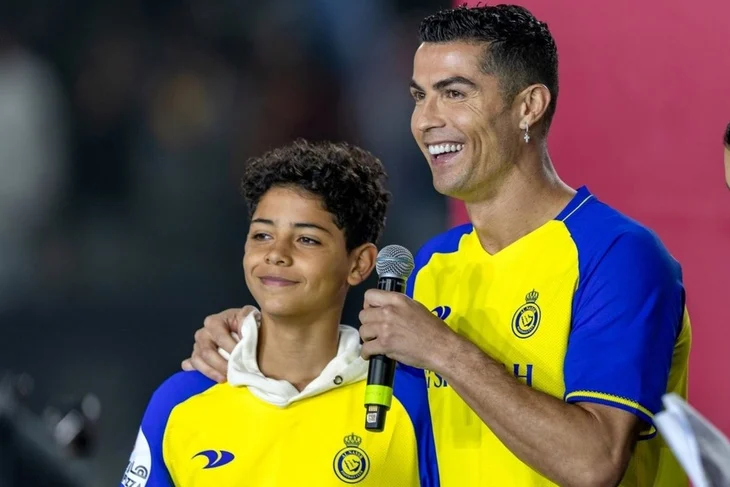 Tin Al Nassr: Con trai Cristiano Ronaldo rộng cửa lên đội một Tin Al Nassr: Con trai Cristiano Ronaldo rộng cửa lên đội một